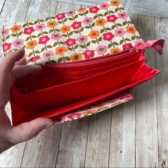 PREOWNED VERA BRADLEY PINK AND CREAM WALLET FLORAL - Picture 5 of 7